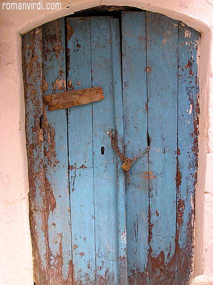 Olde Doorway, Argyroupolis