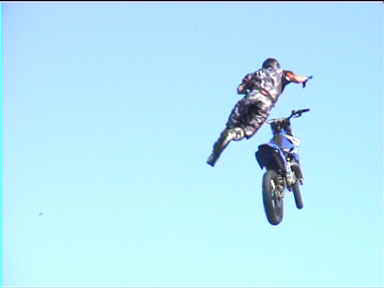 FMX: fly with your bike 10 meters above street level :-)