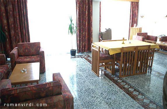 The inside of the Presidential suite in the Mövenpick Hotel in Naama bay. Former U.S. President Bill Clinton stayed in this suite during the international 'Summit of Peacemakers' in 1995. There is a plaque at the door (Room 5015)